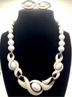 Vintage White and Silver Matching Necklace and Clip-on Earrings Jewelry Set
